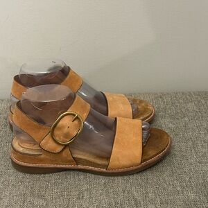 Sofft Women's Bali sandal features Tan Leather Slip On Sandals Size 7.5